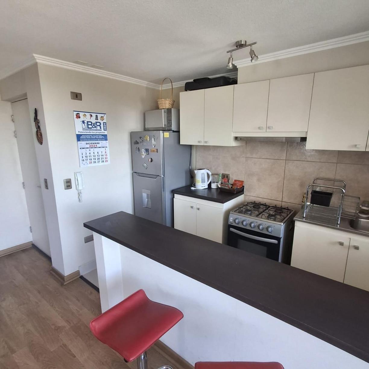 Apartamento Muy Buena Ubicacion 3d 1b Con Estacionamiento 5 Personas *